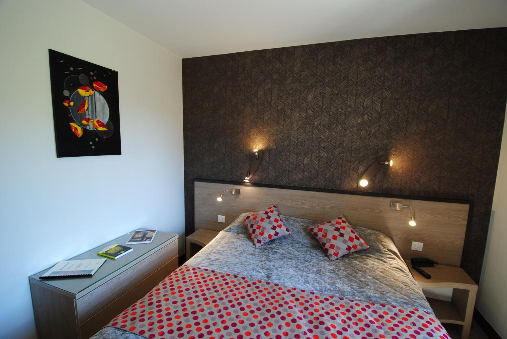 Logis Hostellerie Du Perigord Vert Brantome Exterior photo