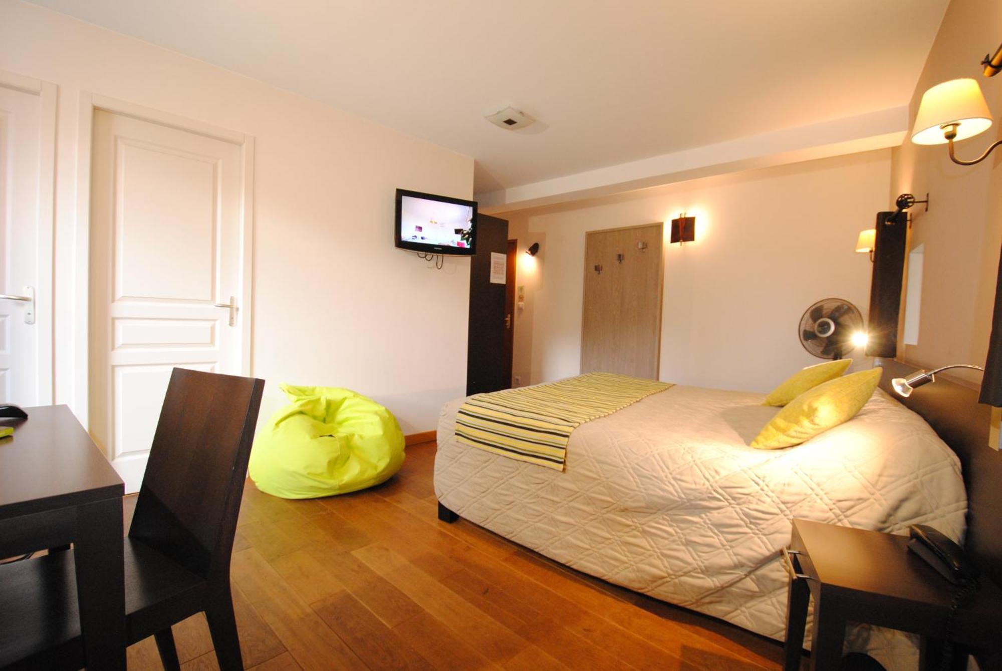 Logis Hostellerie Du Perigord Vert Brantome Exterior photo