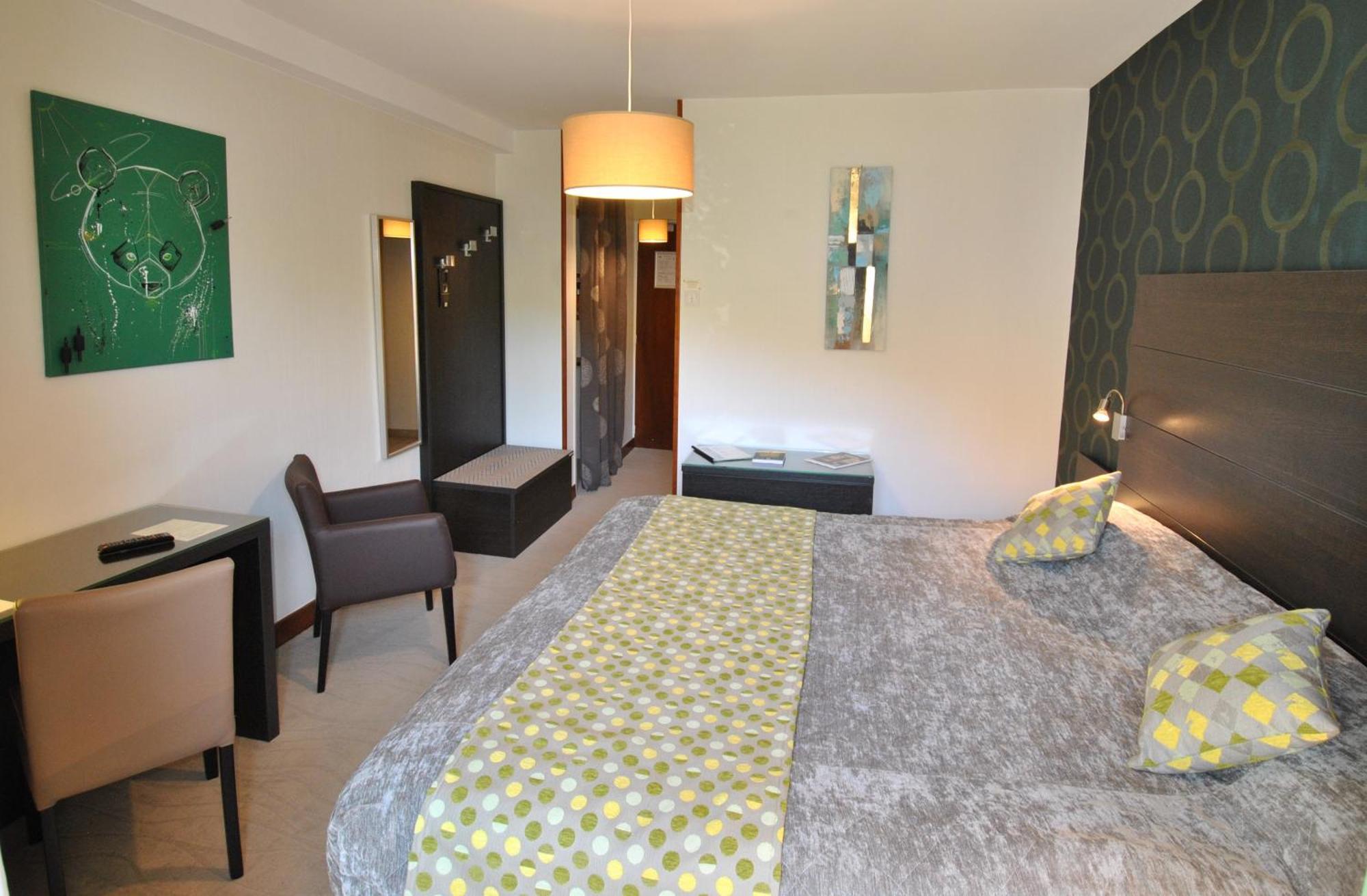Logis Hostellerie Du Perigord Vert Brantome Exterior photo