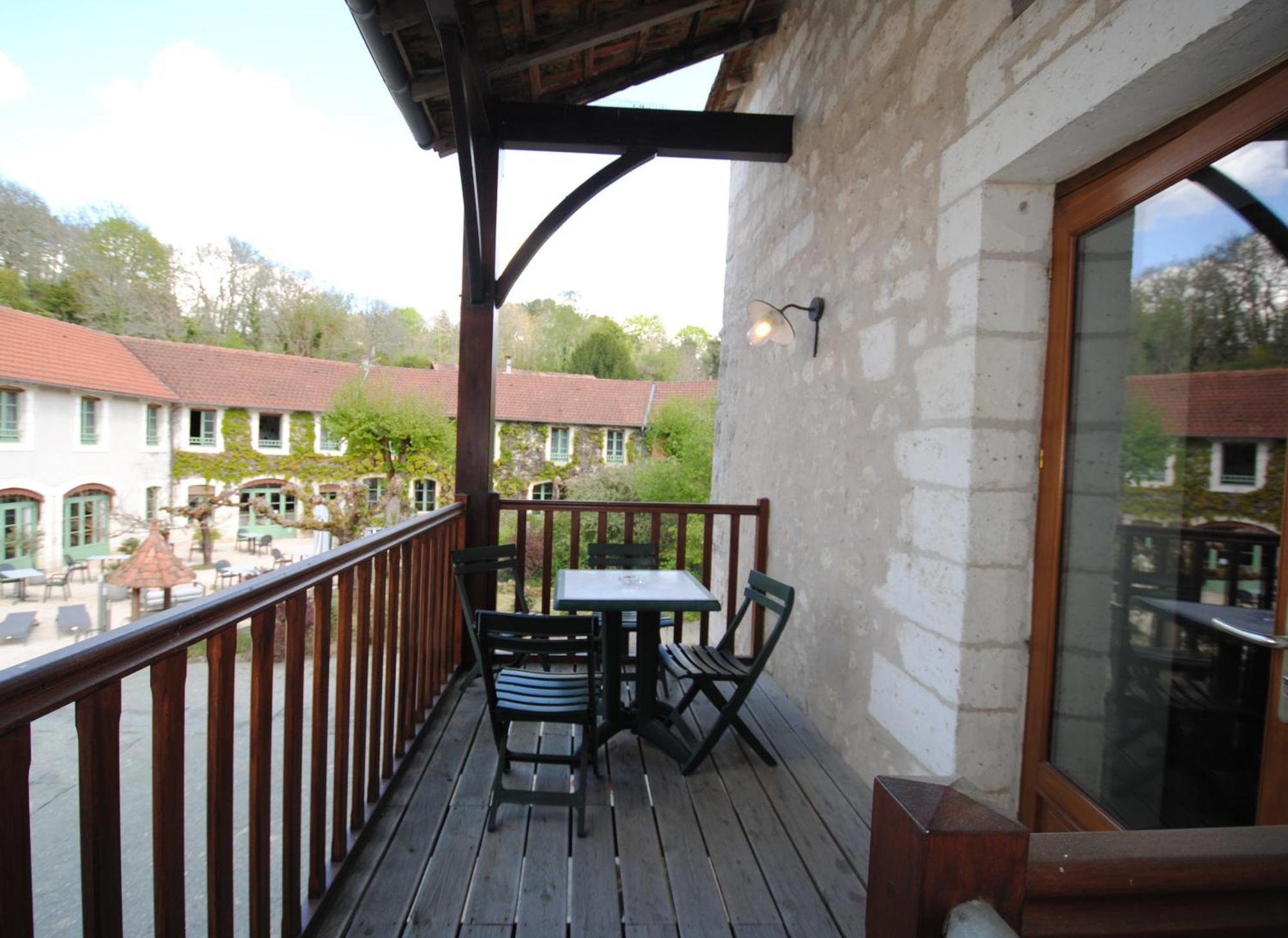Logis Hostellerie Du Perigord Vert Brantome Exterior photo