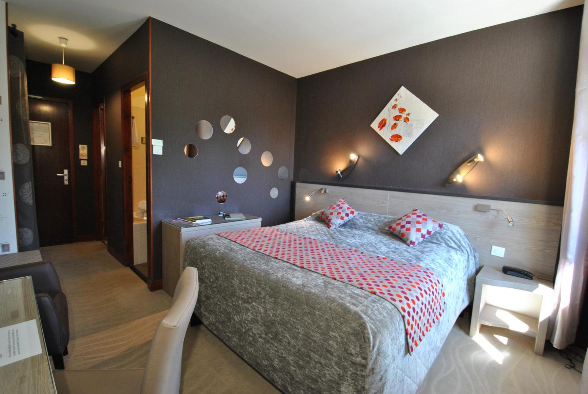 Logis Hostellerie Du Perigord Vert Brantome Exterior photo