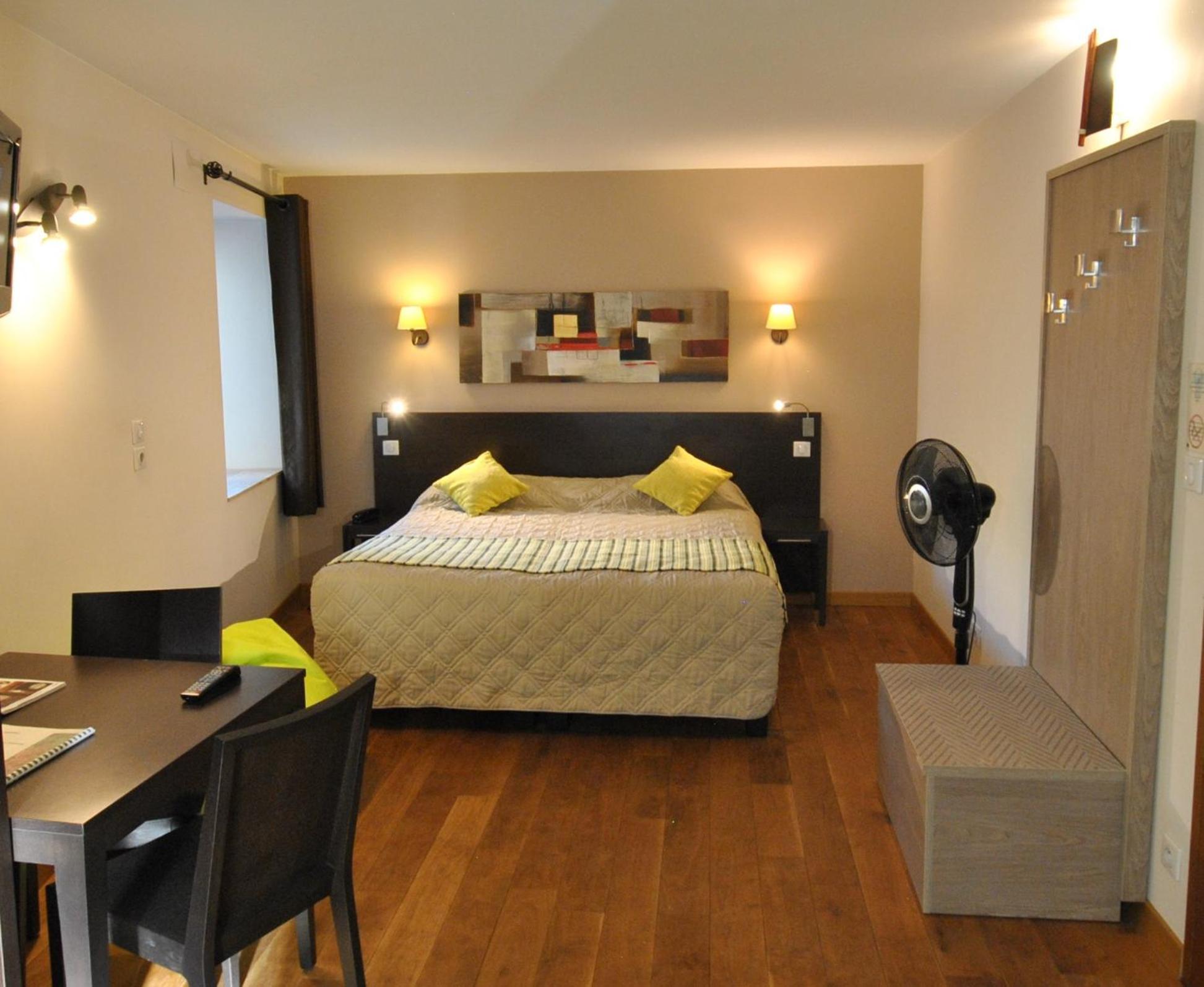 Logis Hostellerie Du Perigord Vert Brantome Exterior photo